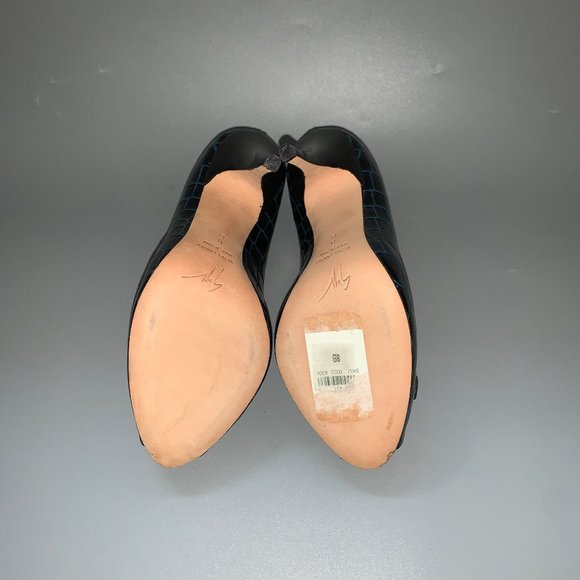 Giuseppe Zanotti Embossed Peep-Toe Pumps - Picture 7 of 7